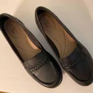 Clarks Women’s Black Shoes, Size 7.5 US
